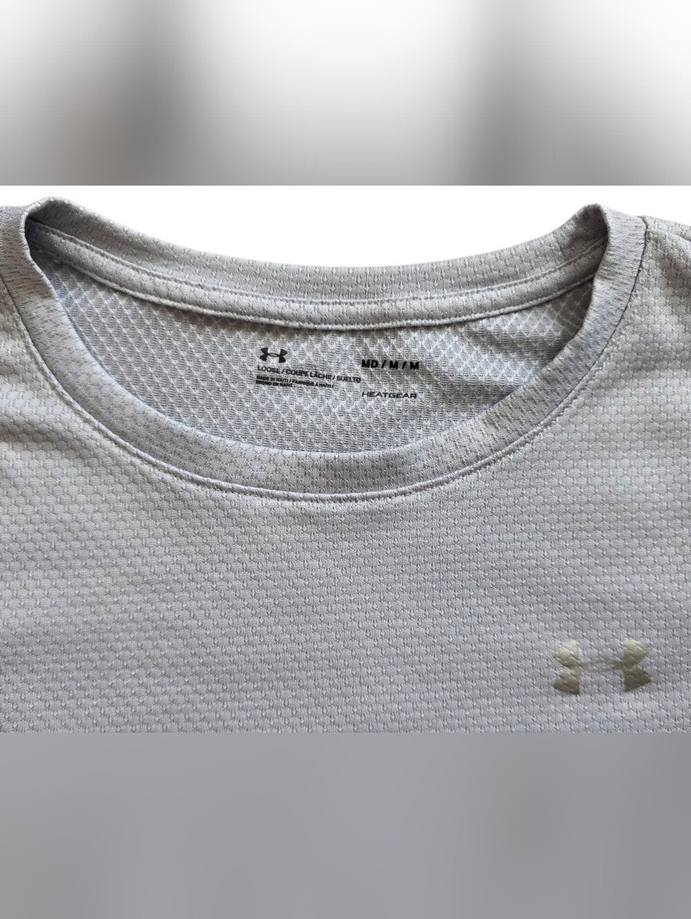 Under Armour Medium Gray Silver Heat Gear Honeycomb Knit Athletic Shirt - Picture 2 of 7